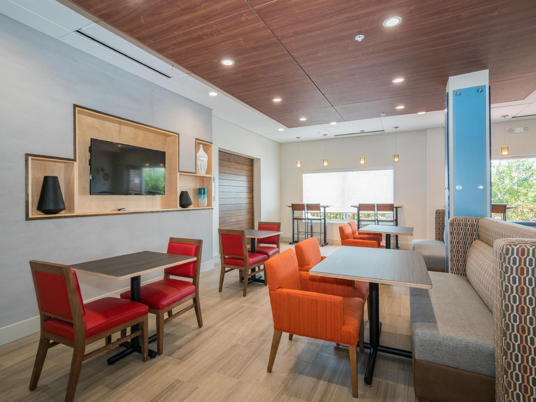 Holiday Inn Express & Suites - Southaven Central - Memphis By Ihg Exterior photo