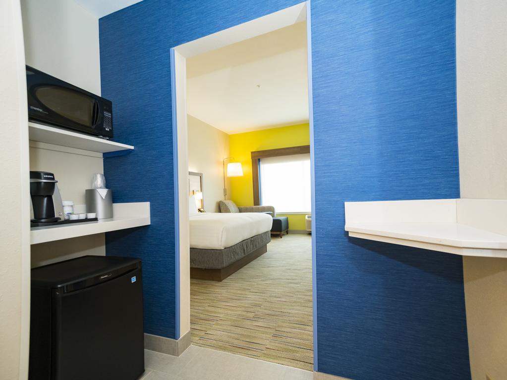 Holiday Inn Express & Suites - Southaven Central - Memphis, An Ihg Hotel Room photo